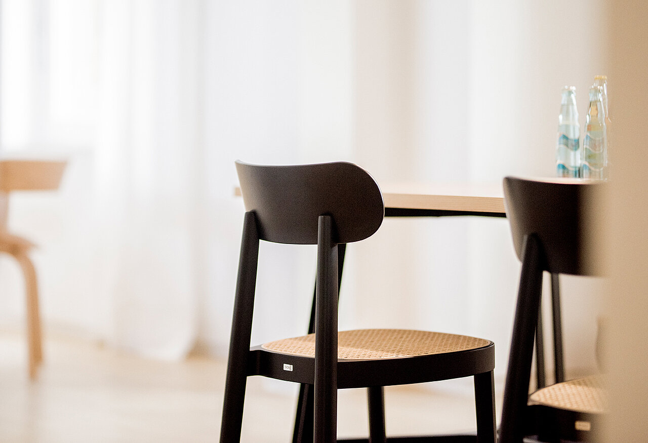 Thonet Möbel und Stühle kaufen Stühle und Möbel von THONET kaufen